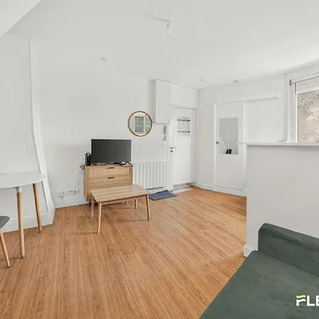 Spacious In The Heart Of 2nd Arrondissement Paris