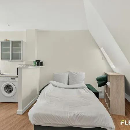 Spacious In The Heart Of 2nd Arrondissement Paris